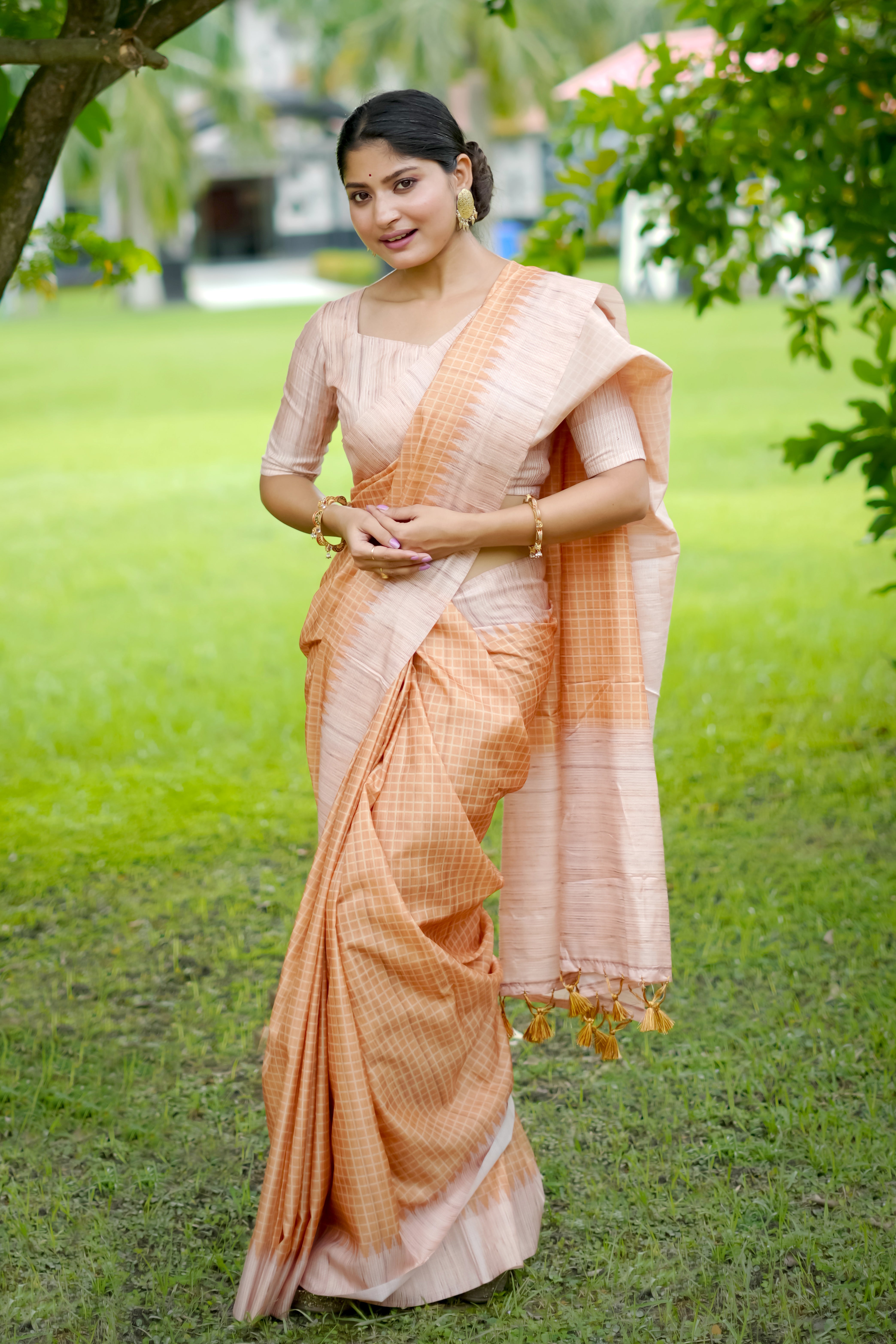 Jannu Raw Silk Saree laaki