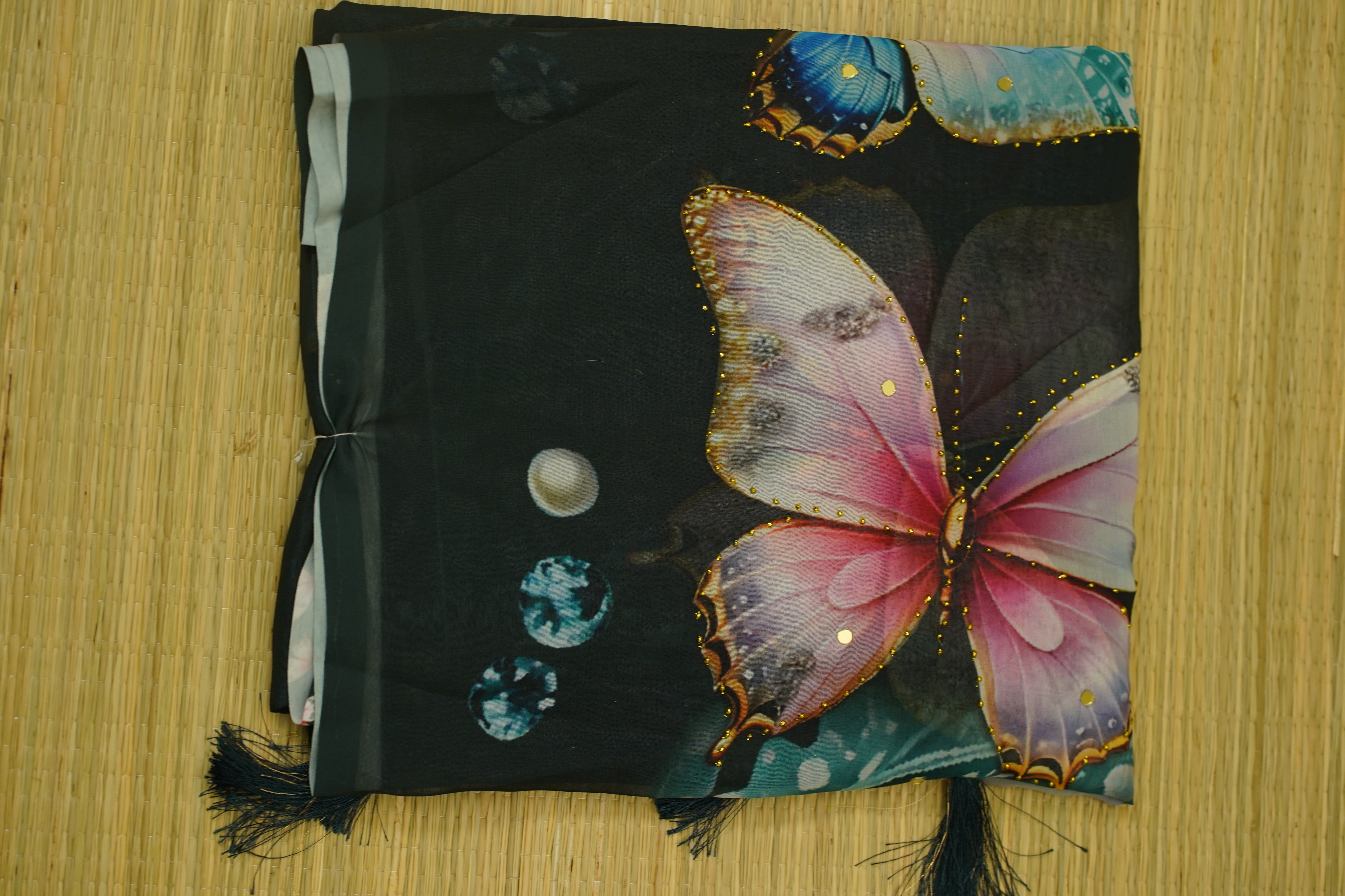 raaji green saree laaki