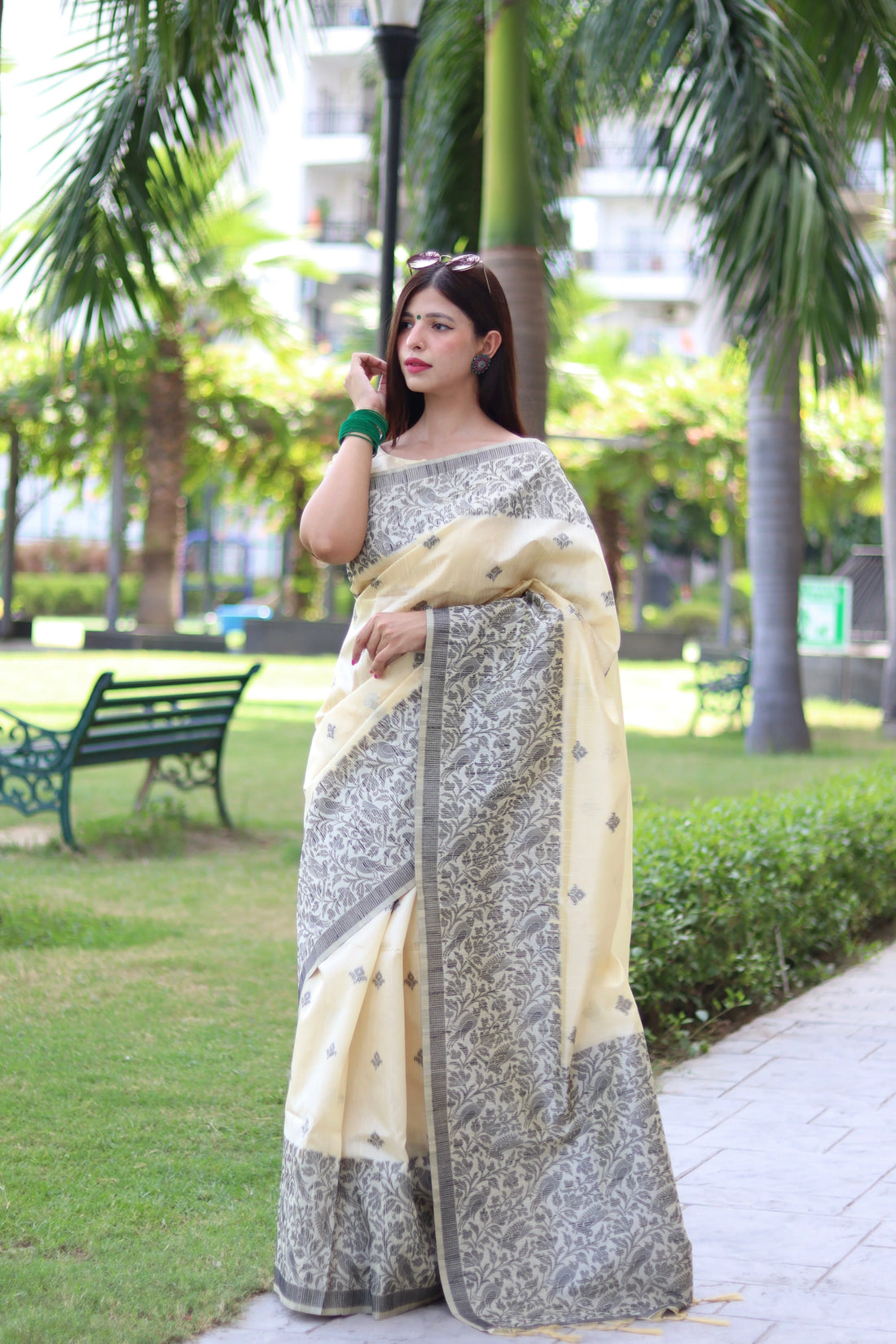 Where to Buy Elegant Party Wear Sarees Online?