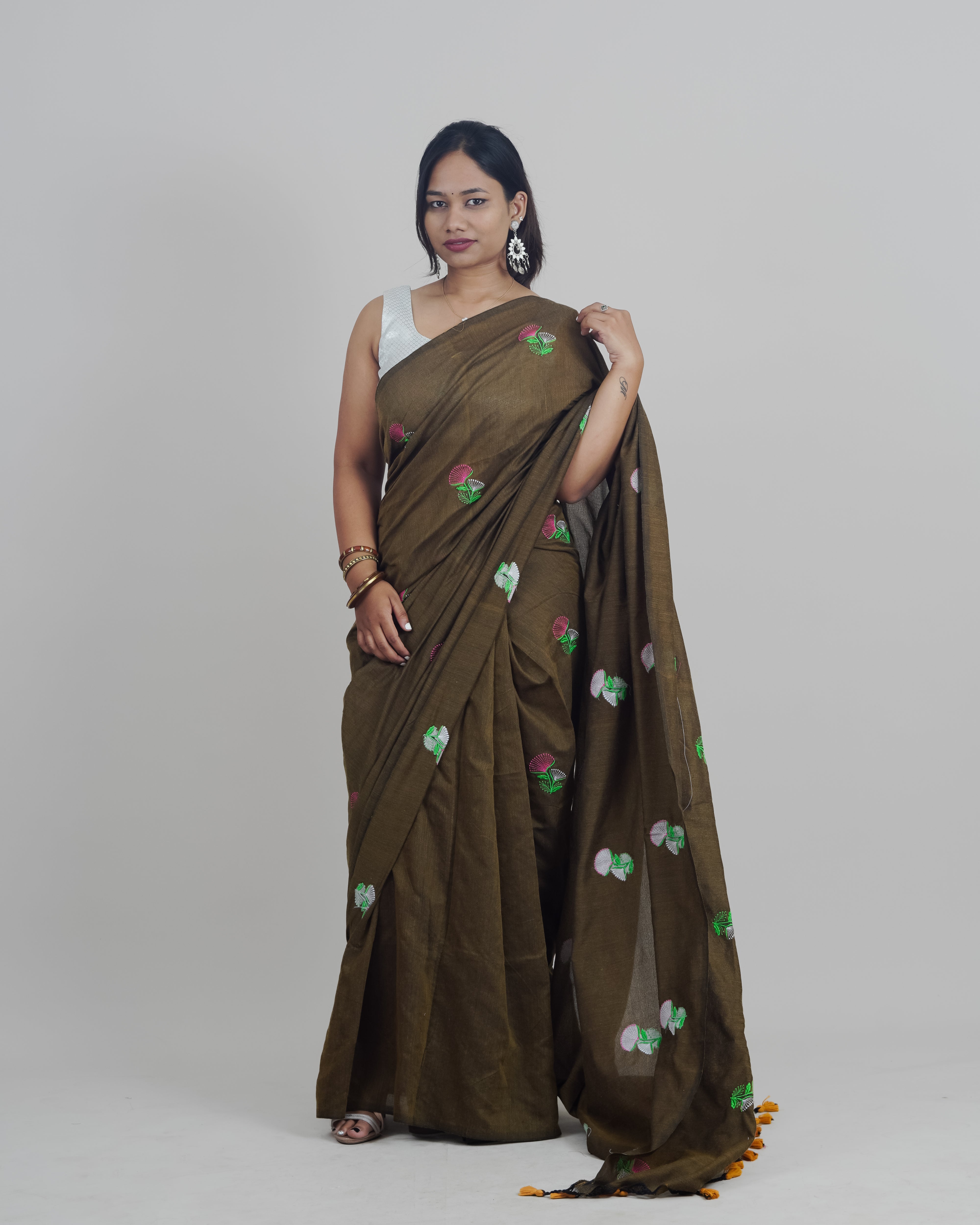 BINDU MEHANDI KHADI