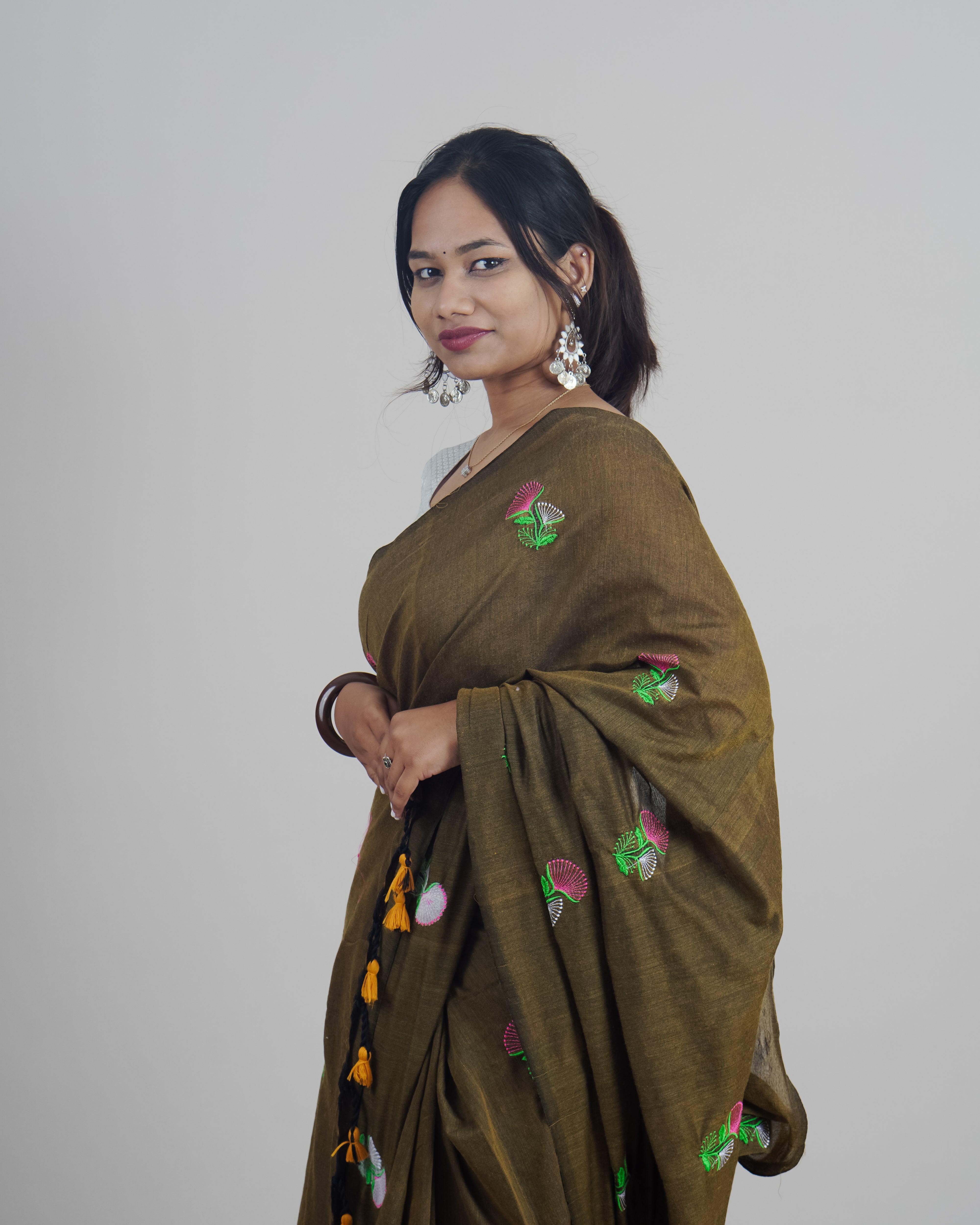 BINDU MEHANDI KHADI