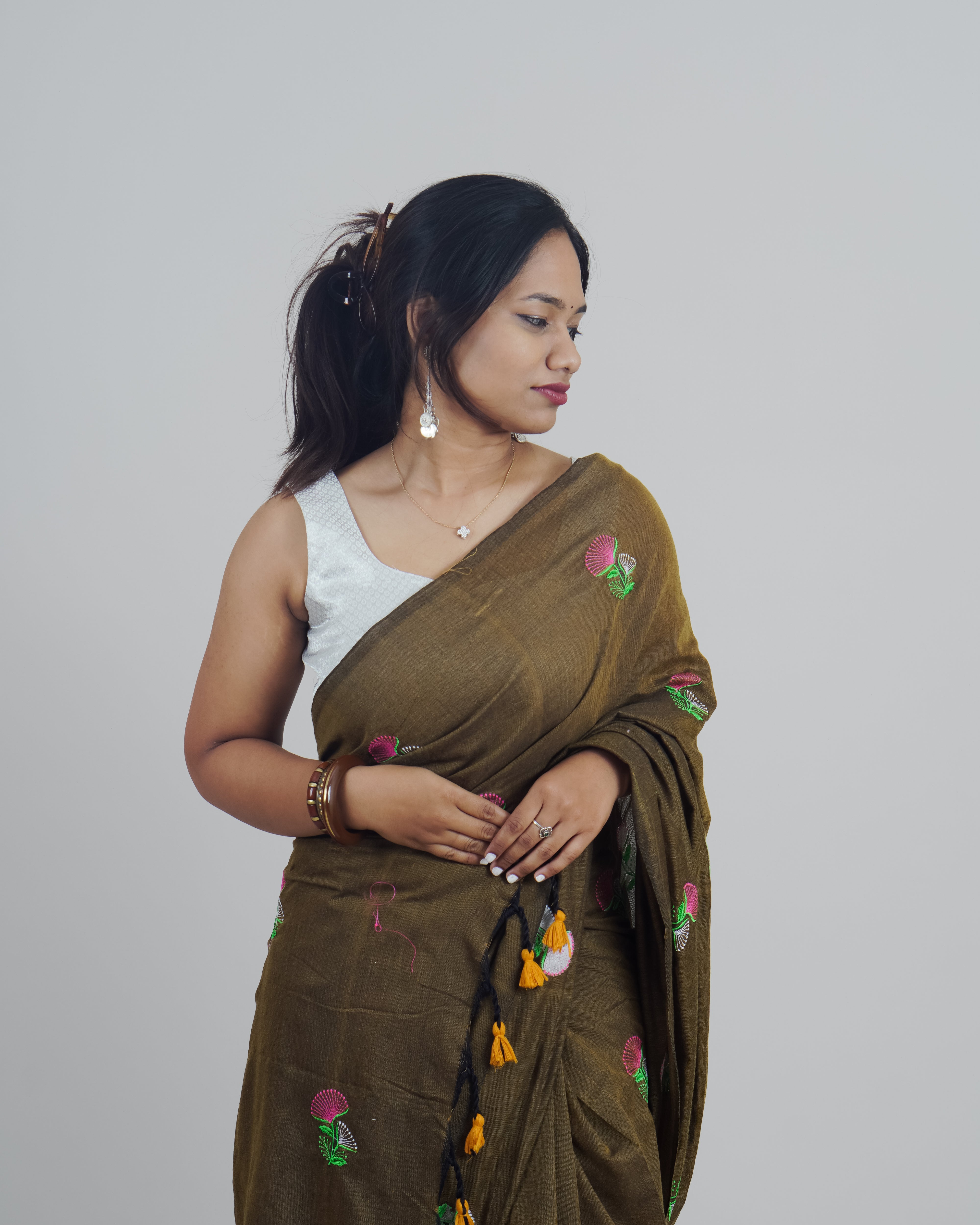 BINDU MEHANDI KHADI