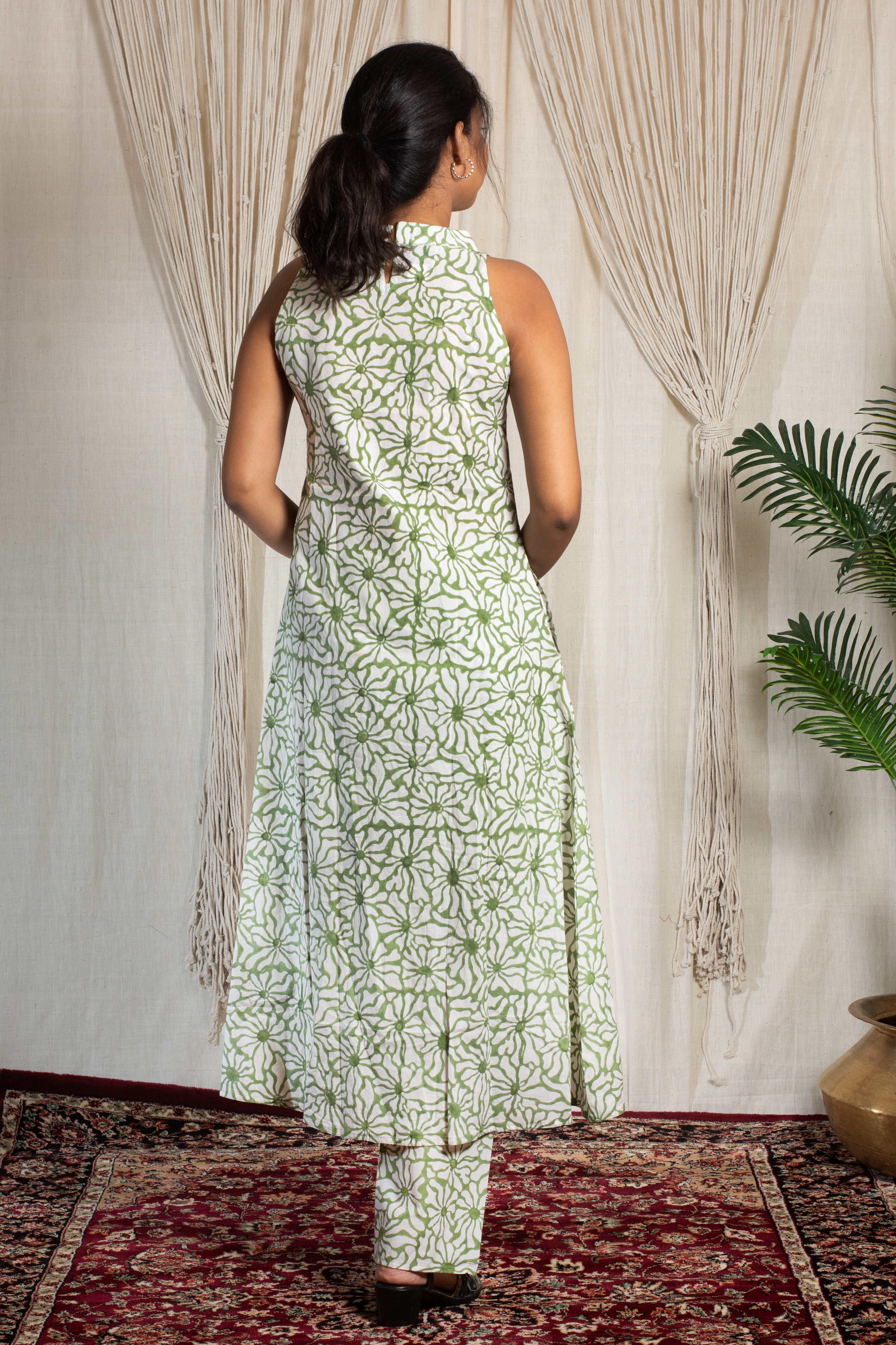 Anushka Handblock Cotton Halter Kurti & Pant Set laaki