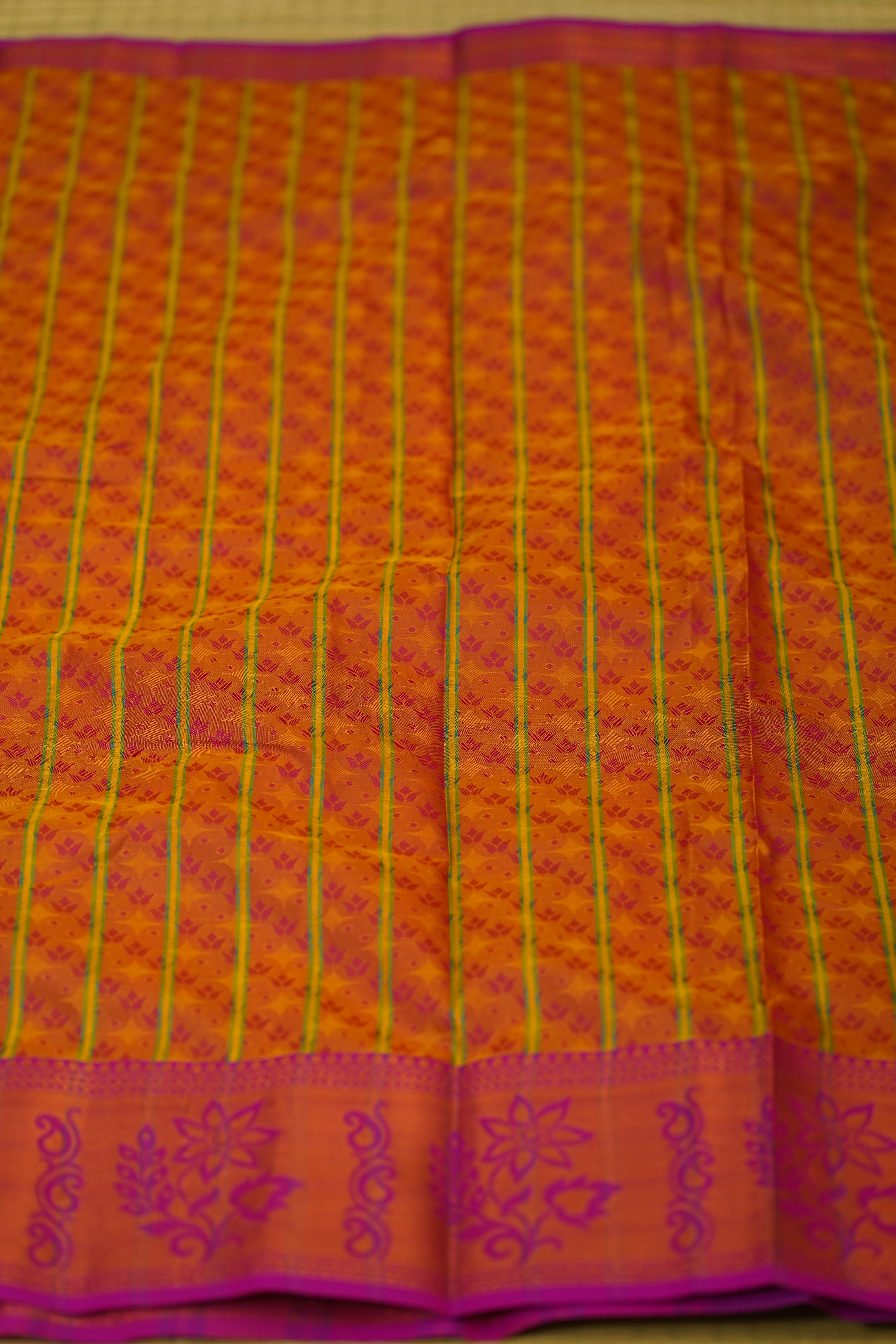 Saranya Soft Silk Saree laaki