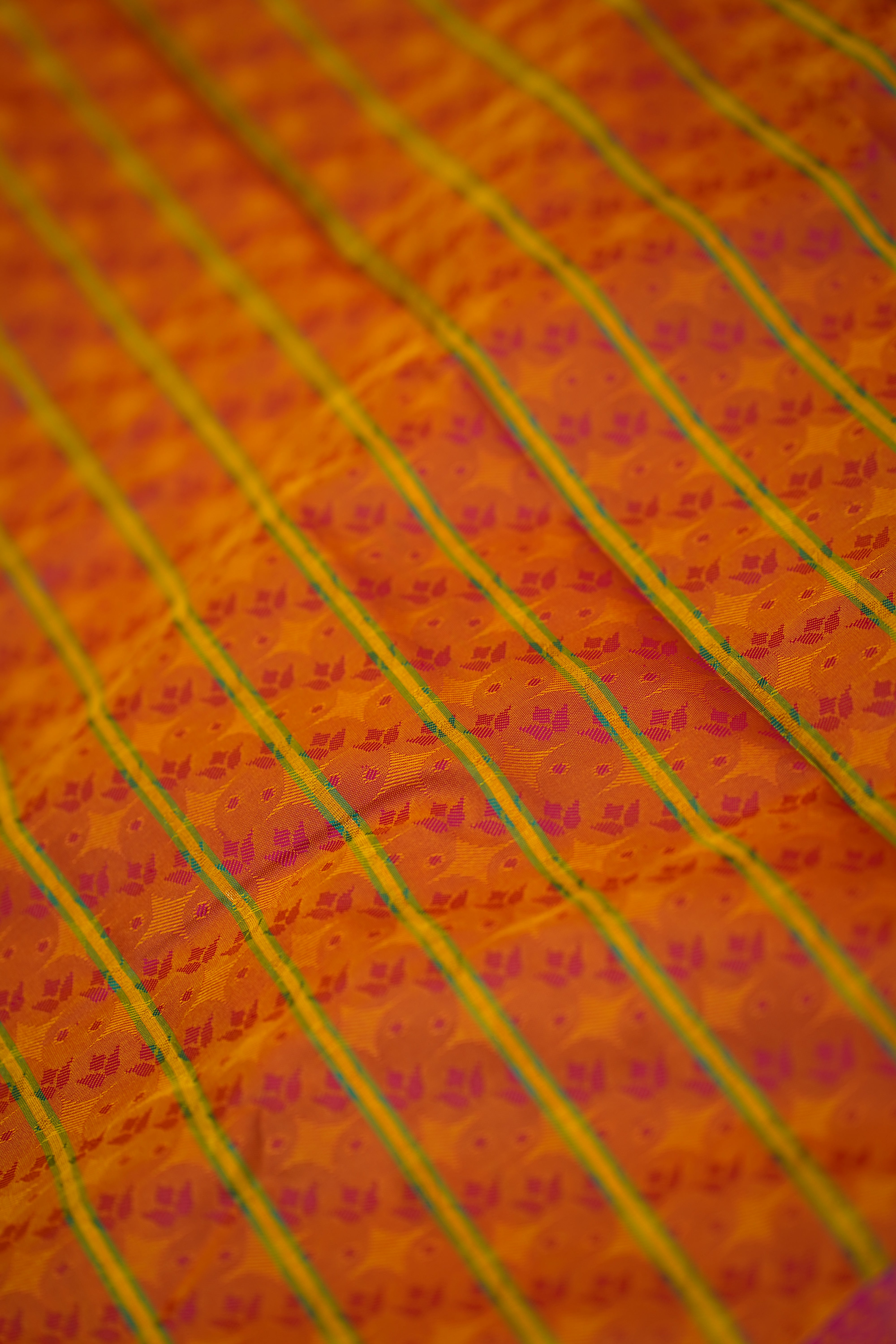 Saranya Soft Silk Saree laaki