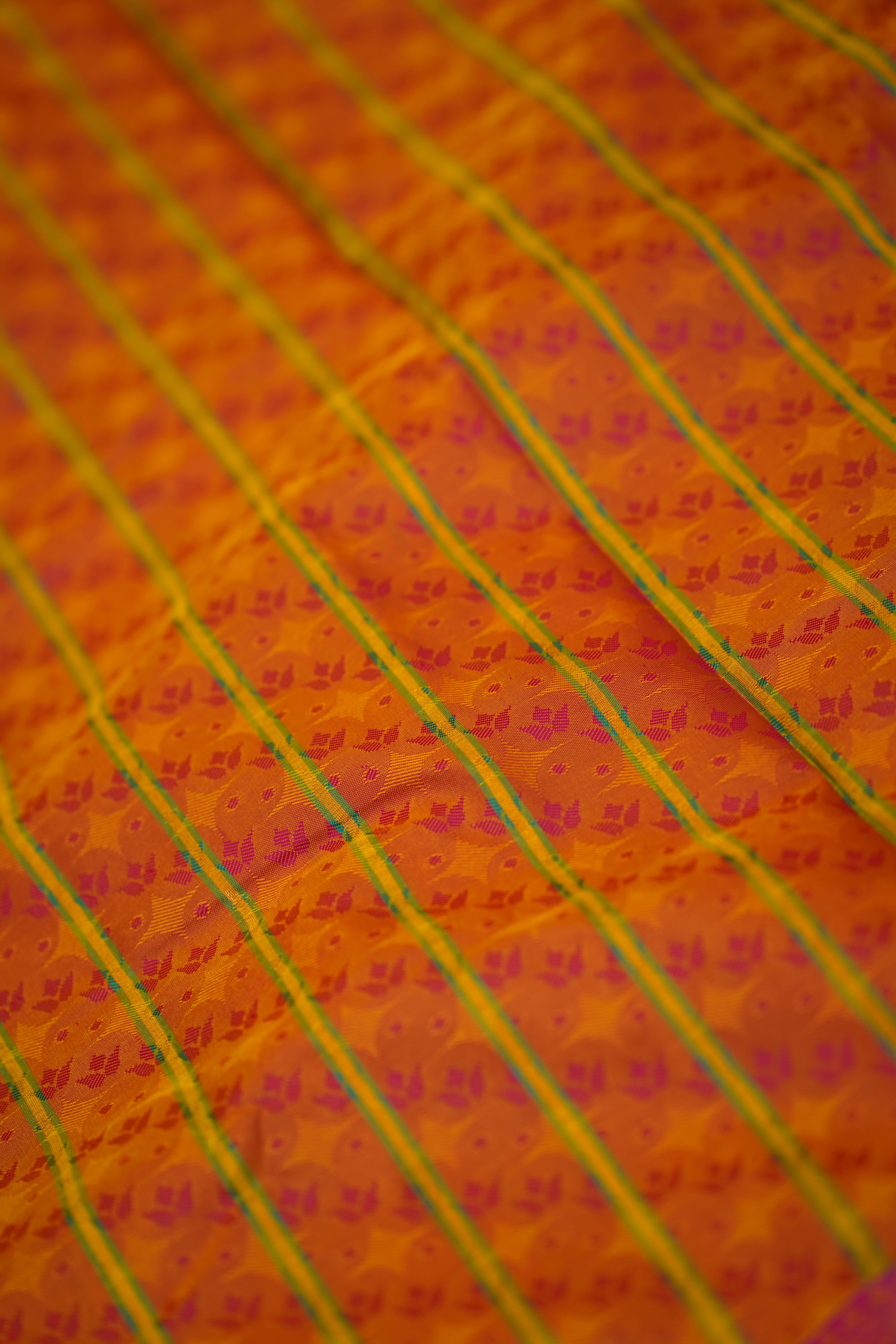 Saranya Soft Silk Saree laaki