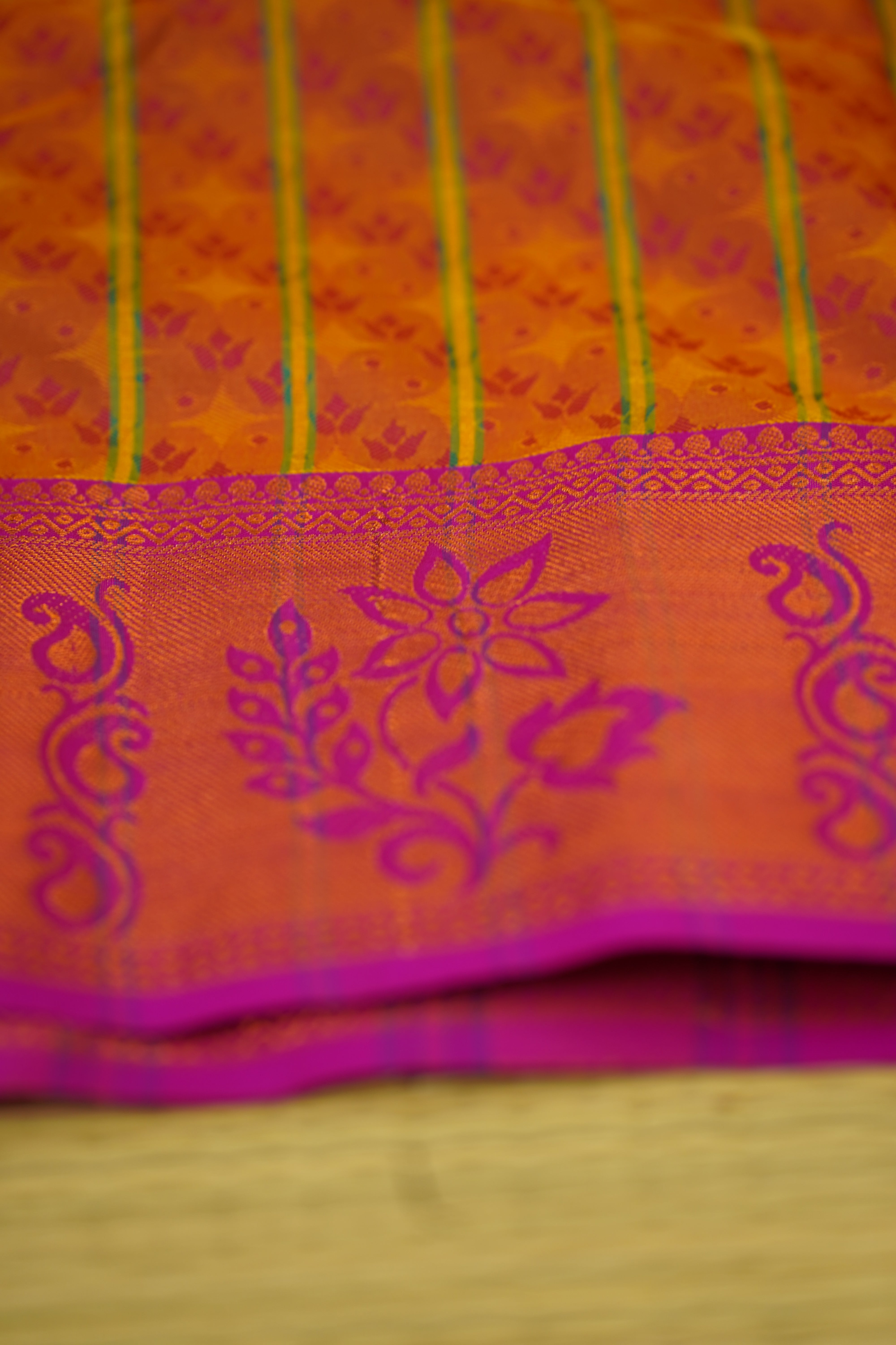 Saranya Soft Silk Saree laaki