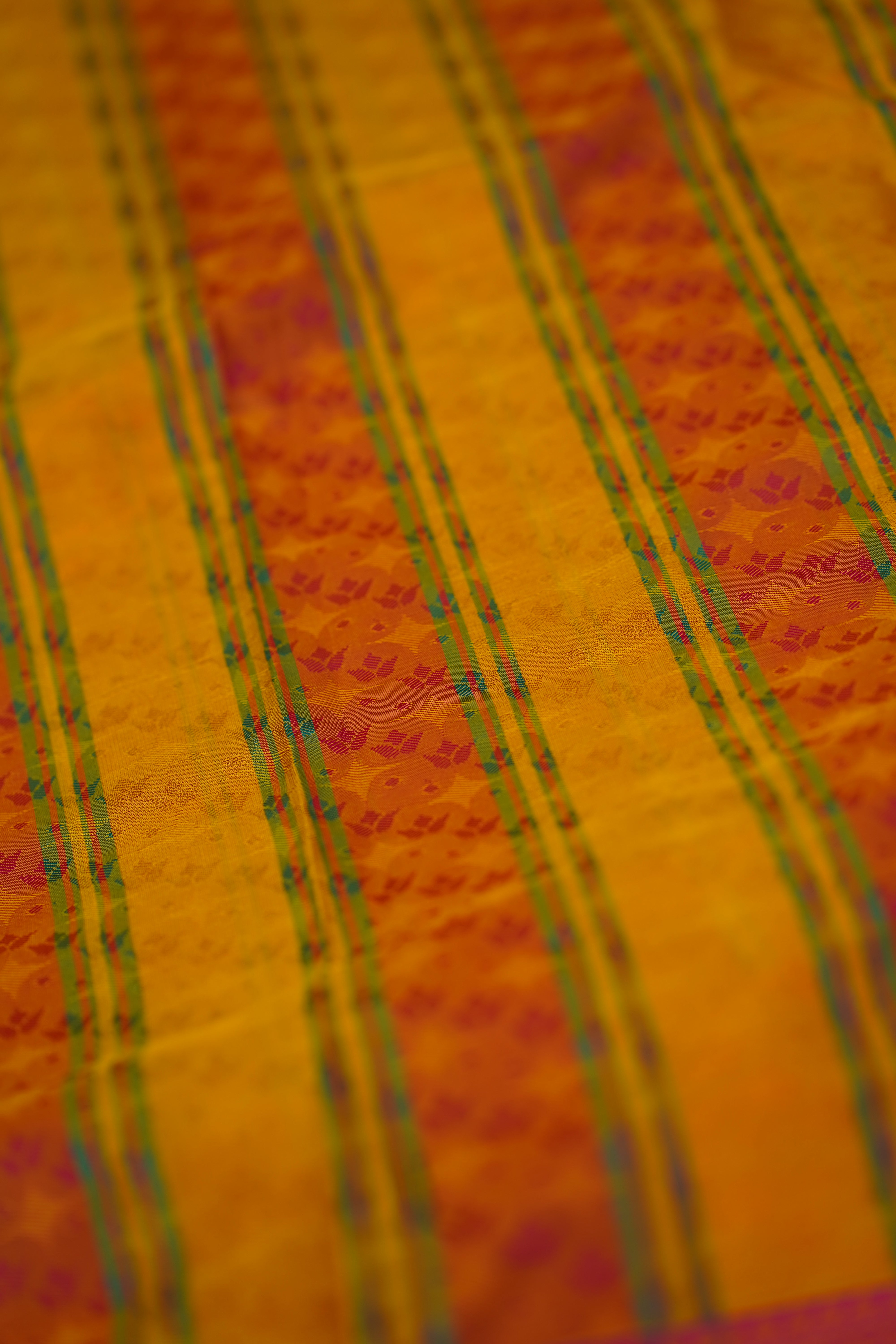 Saranya Soft Silk Saree laaki