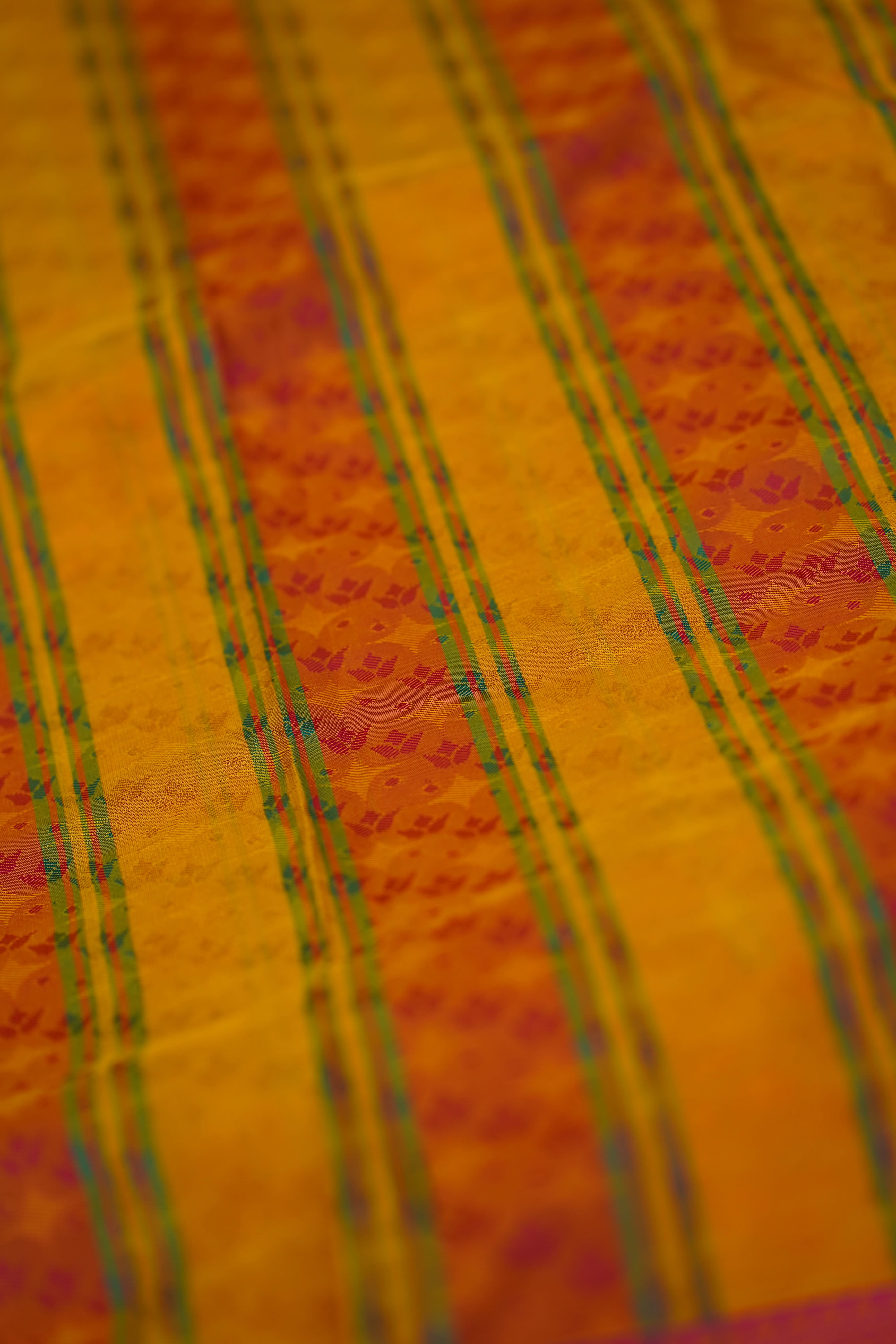 Saranya Soft Silk Saree laaki