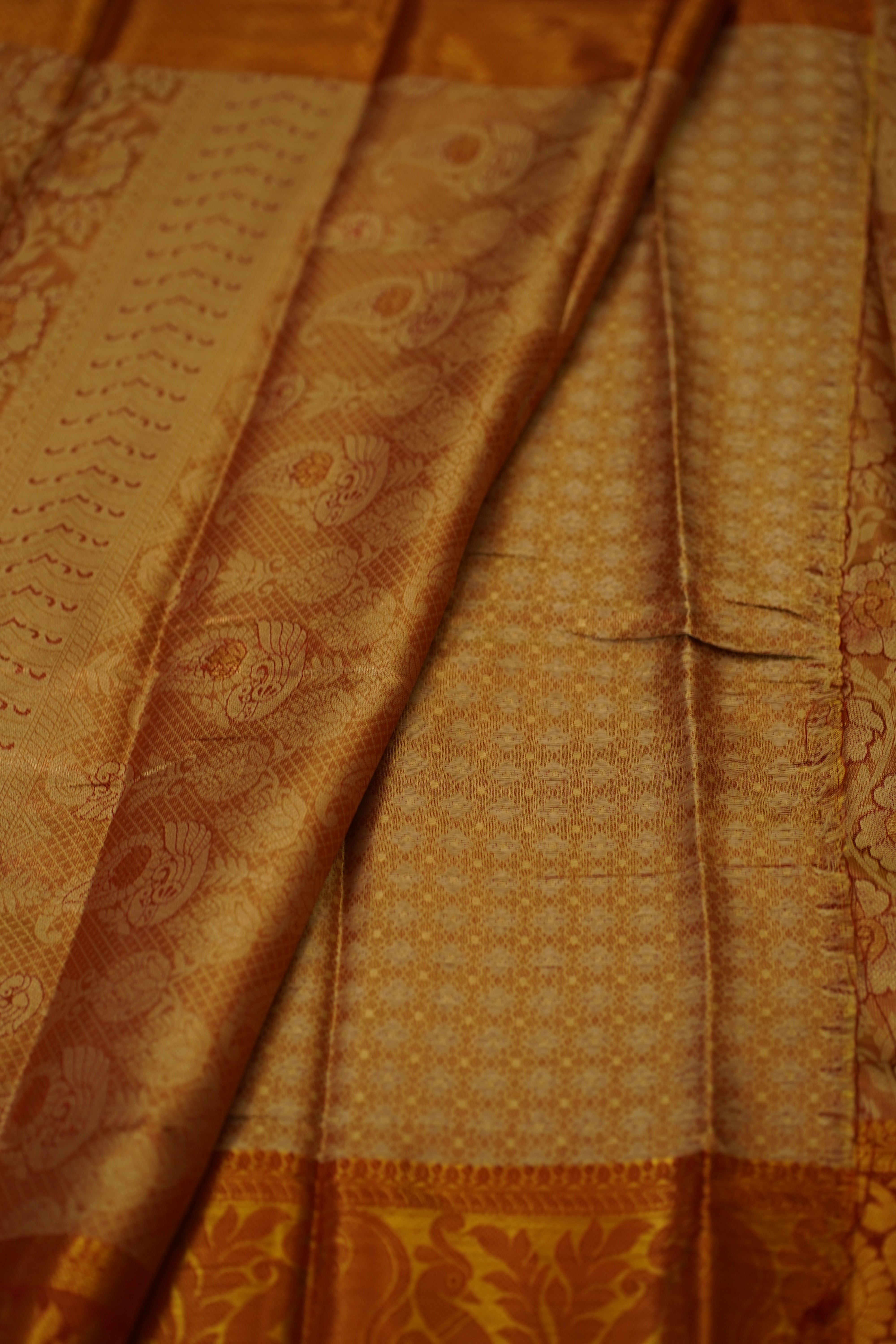 Jeshika Semi Soft Silk Saree laaki