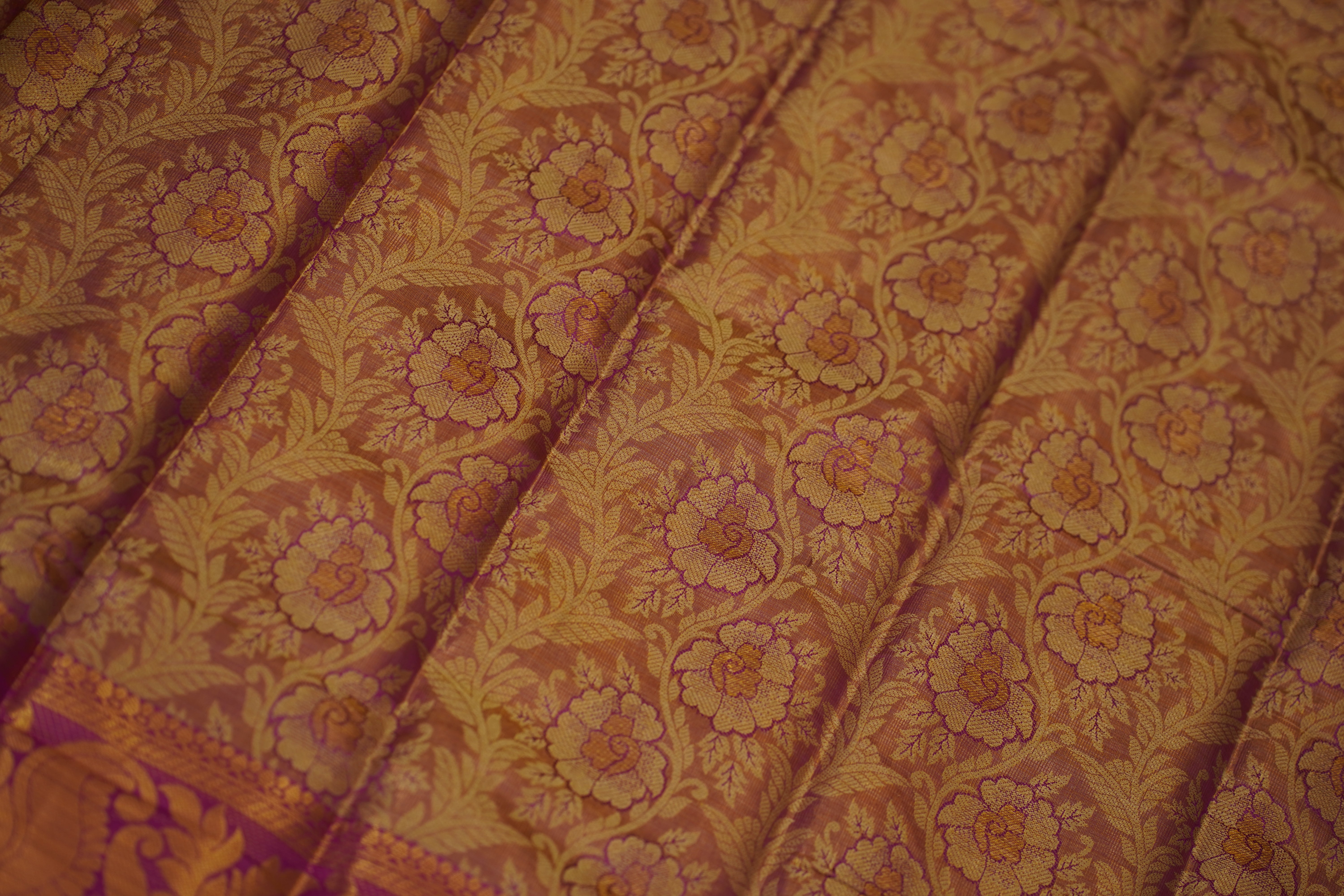 Yashi Semi Soft Silk Saree laaki