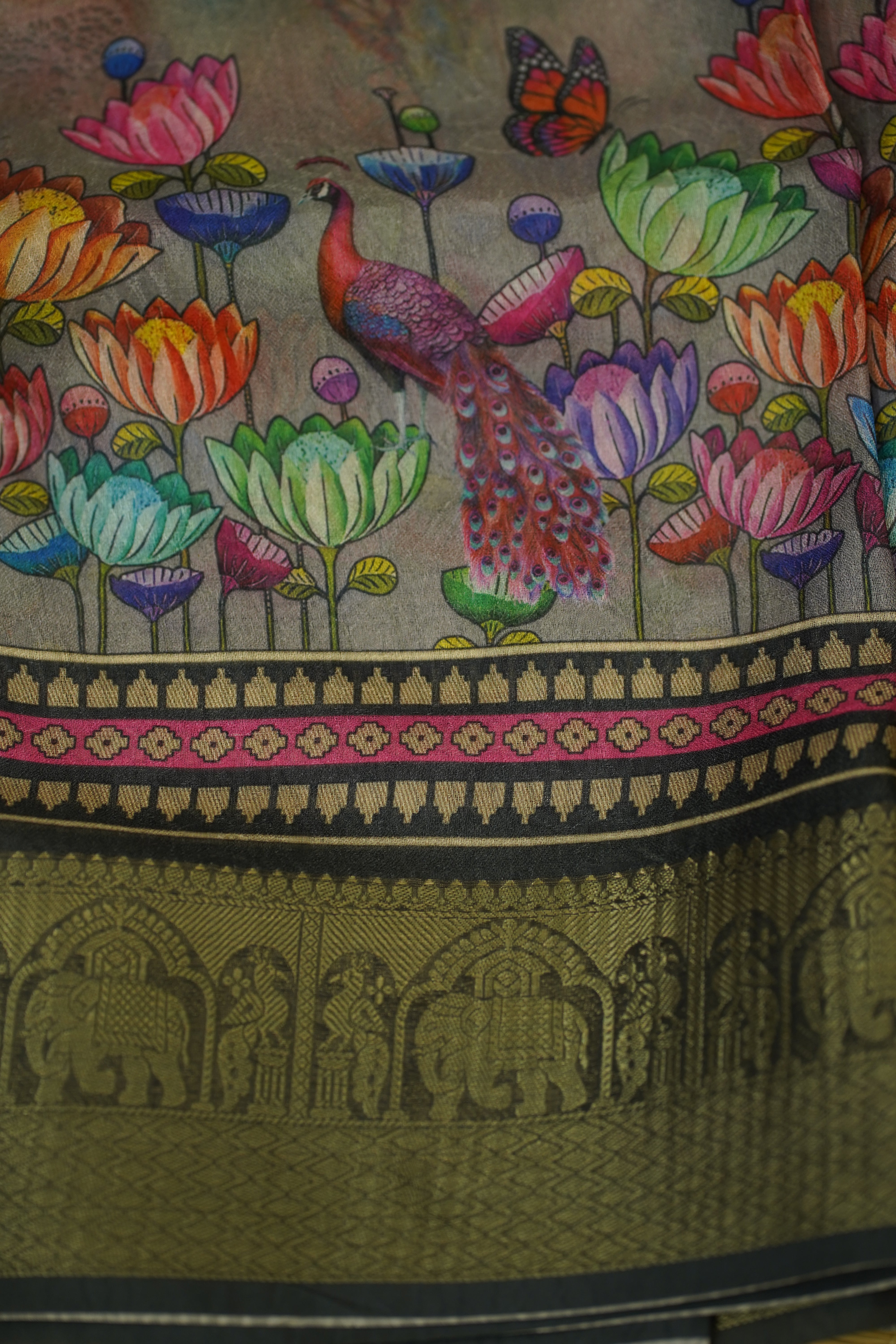 Neha fancy saree laaki