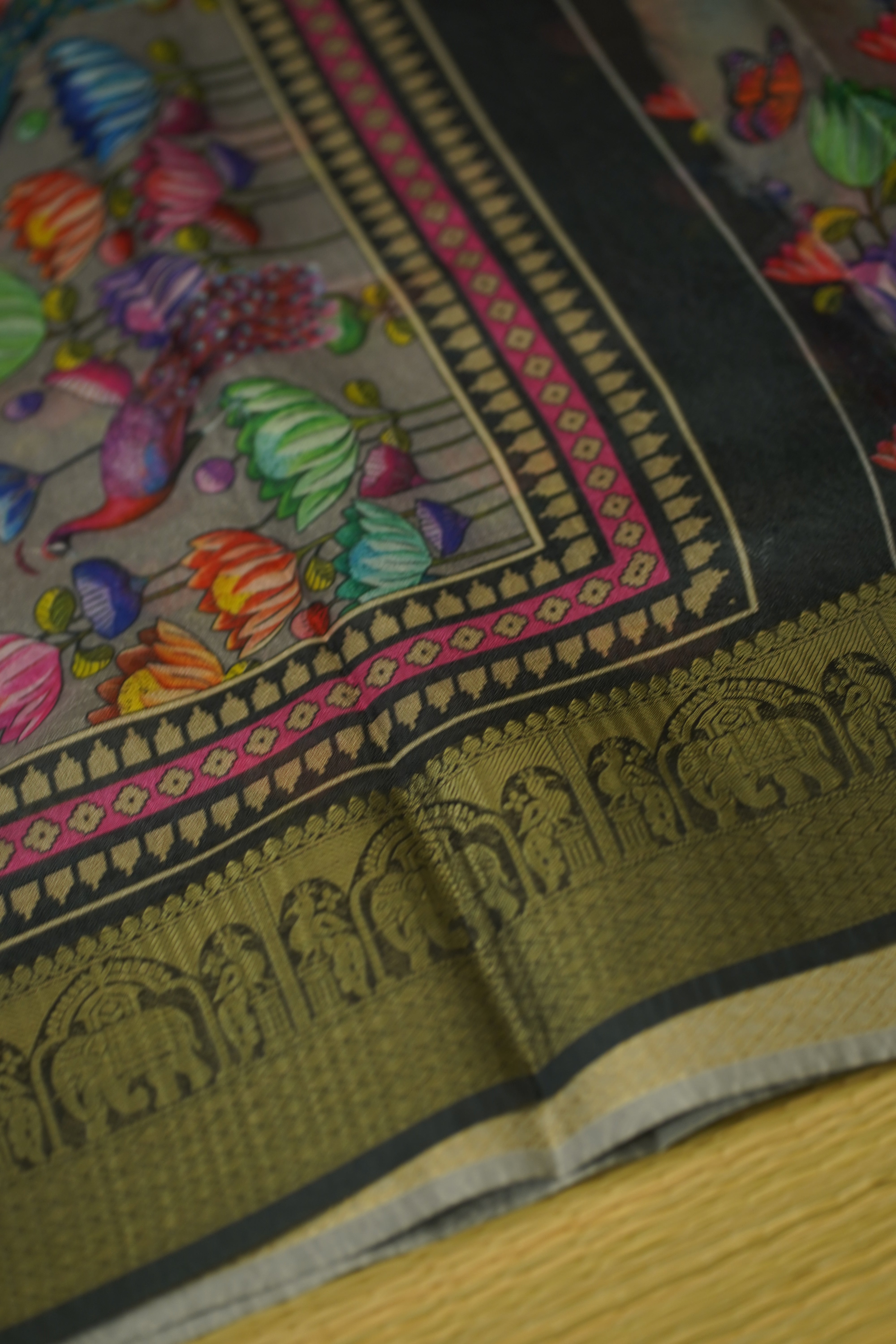 Neha fancy saree laaki