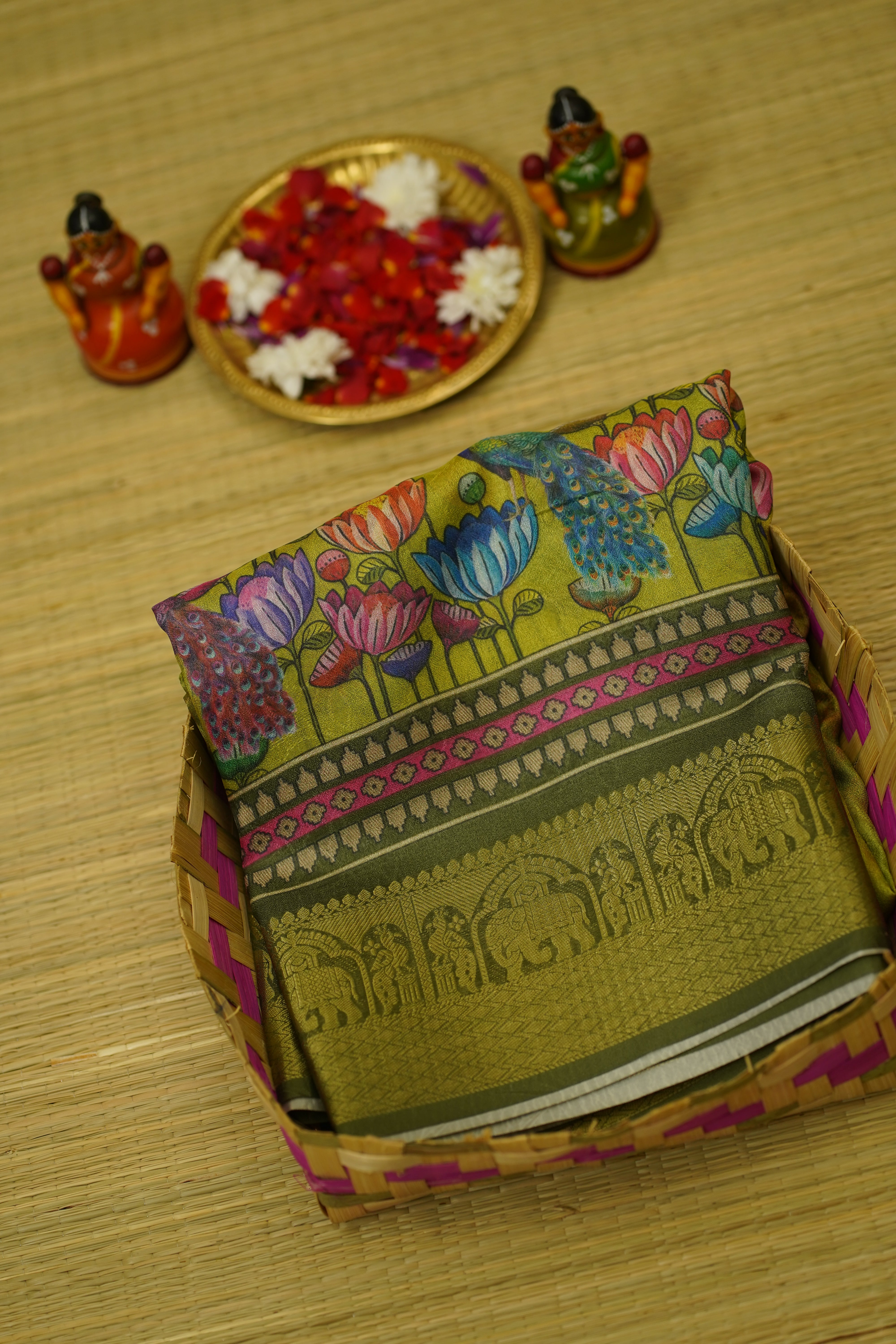 Nemaali fancy saree laaki