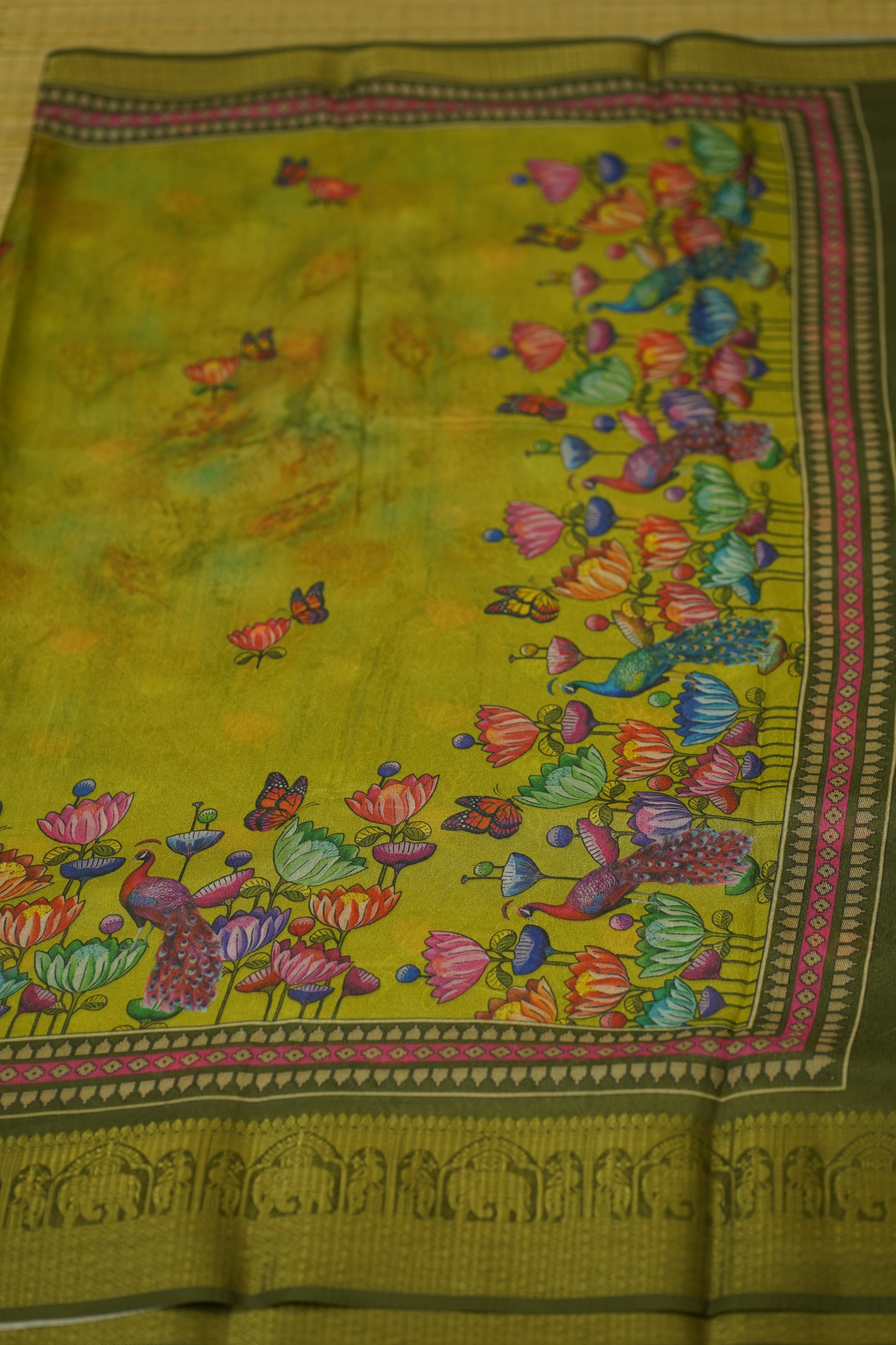 Nemaali fancy saree laaki