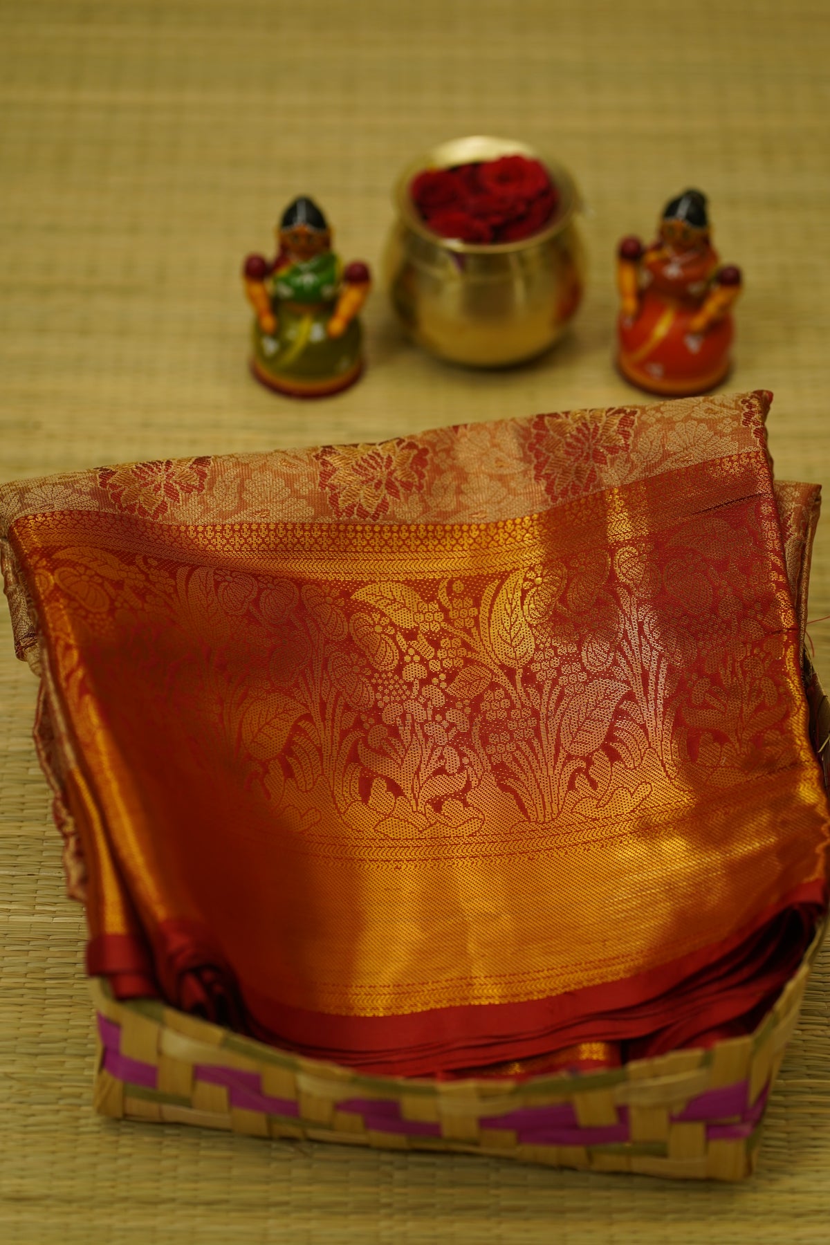 Vanitha Semi Pattu Sare laaki