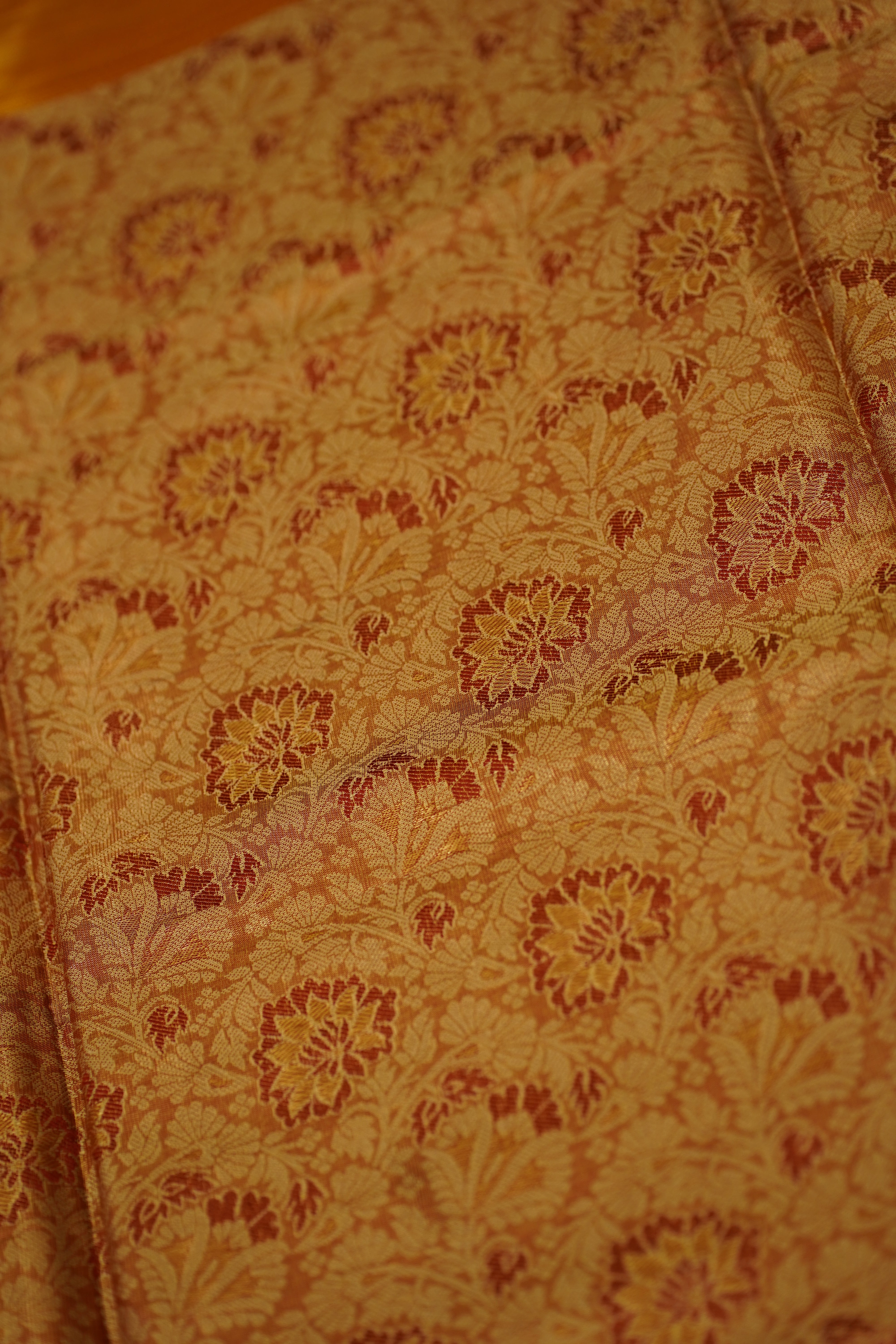 Vanitha Semi Pattu Sare laaki