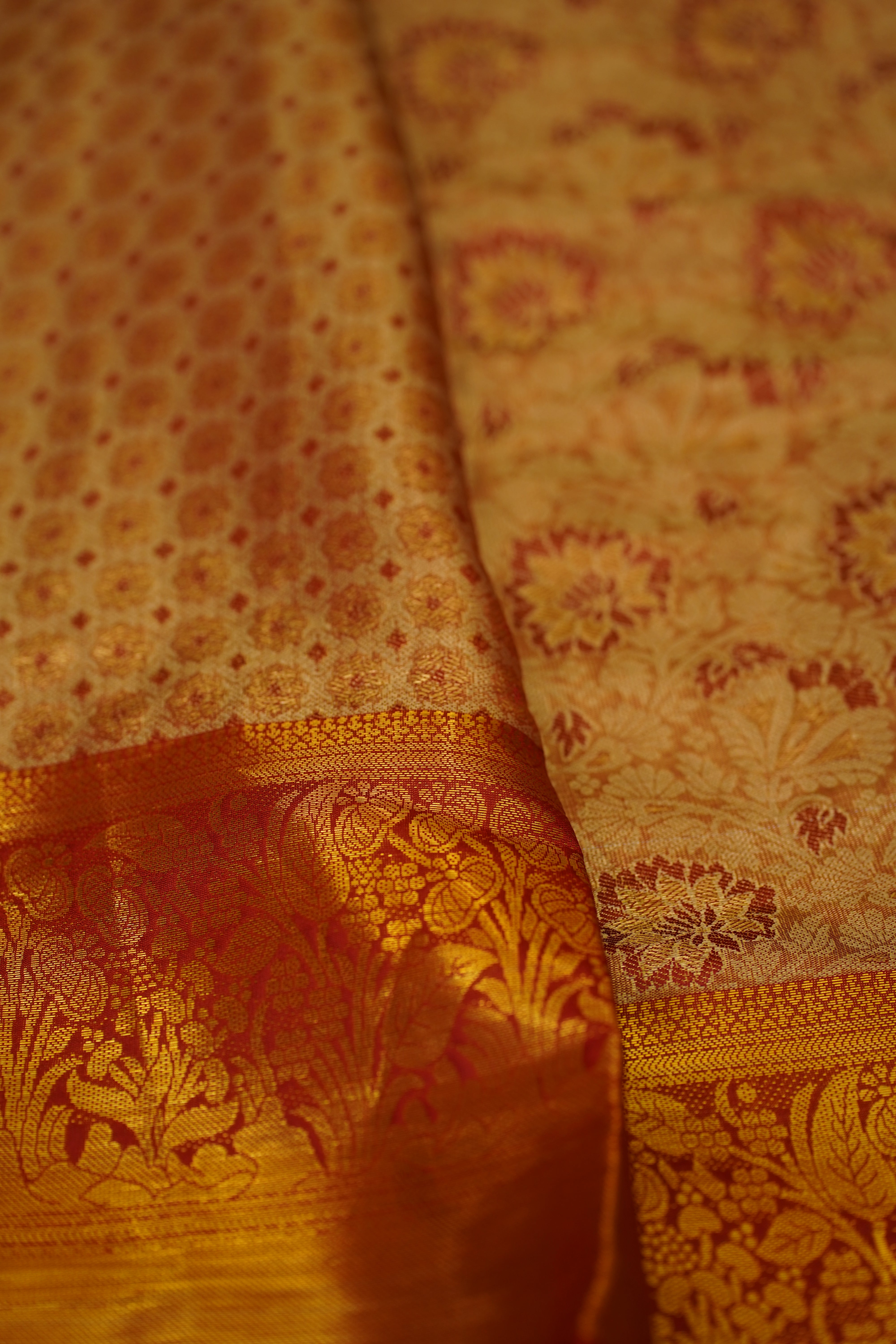 Vanitha Semi Pattu Sare laaki