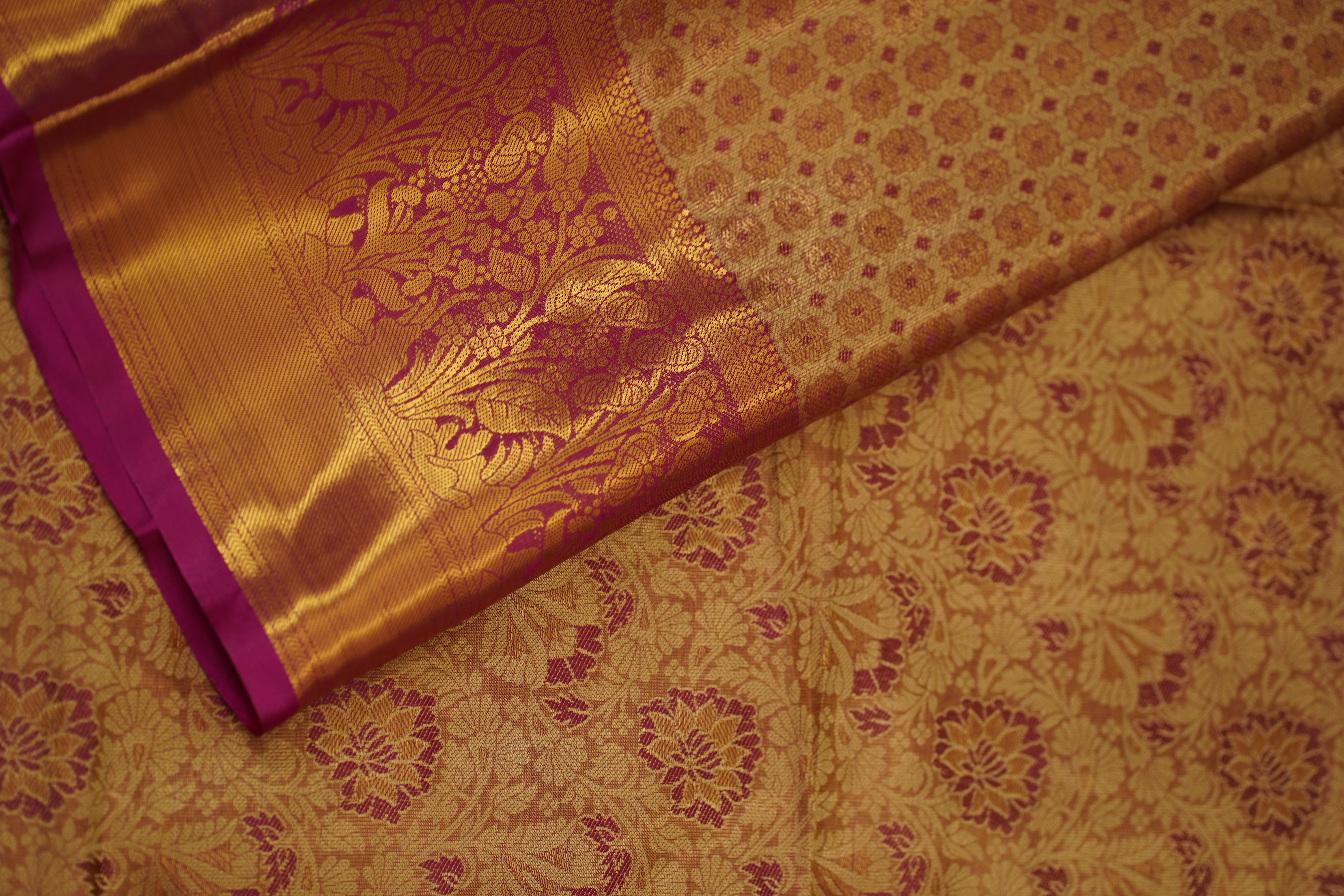 Saritha Semi Pattu Saree laaki