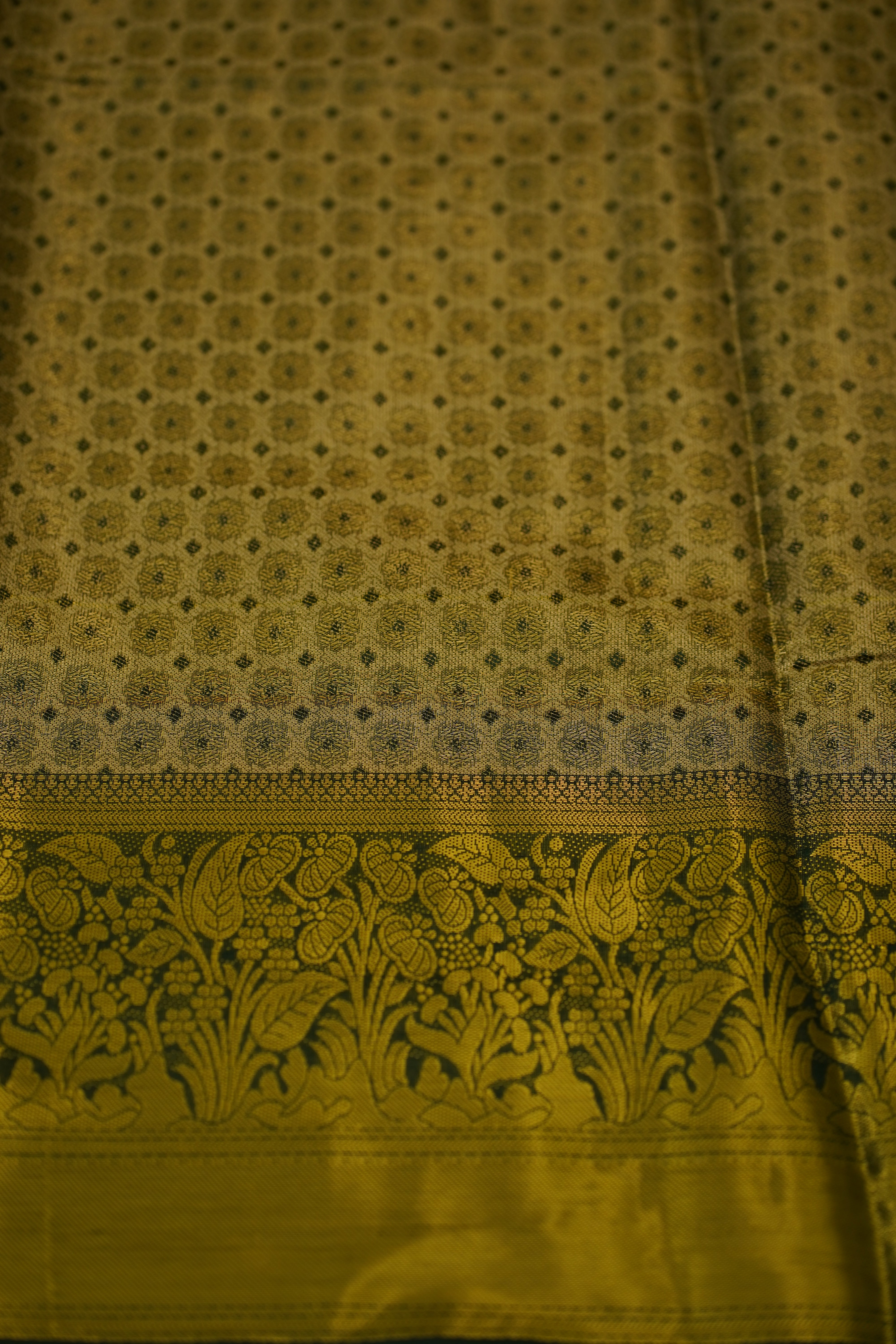 Anitha Semi Pattu Saree laaki