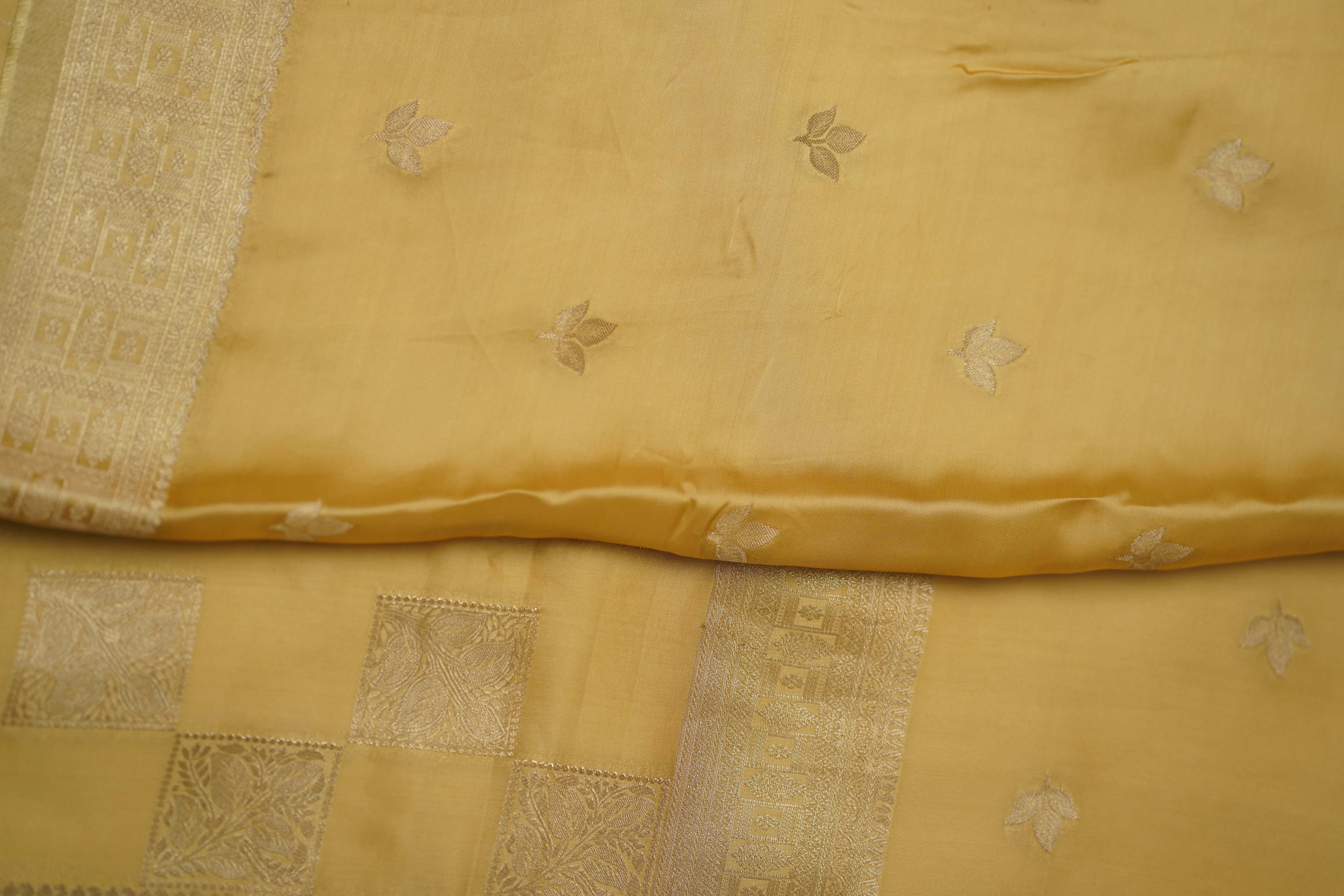 Sundari soft silk saree - laaki