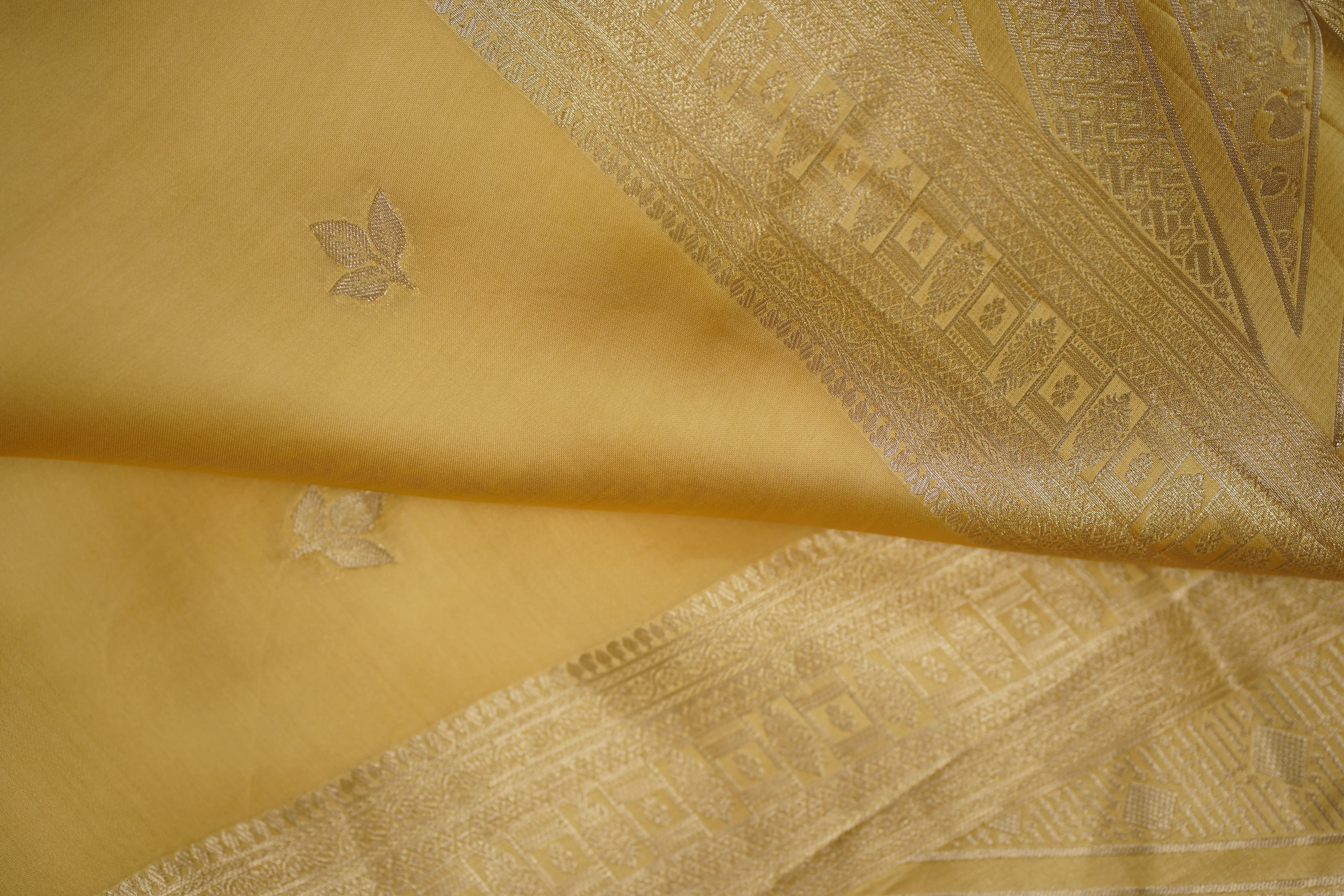 Sundari soft silk saree - laaki
