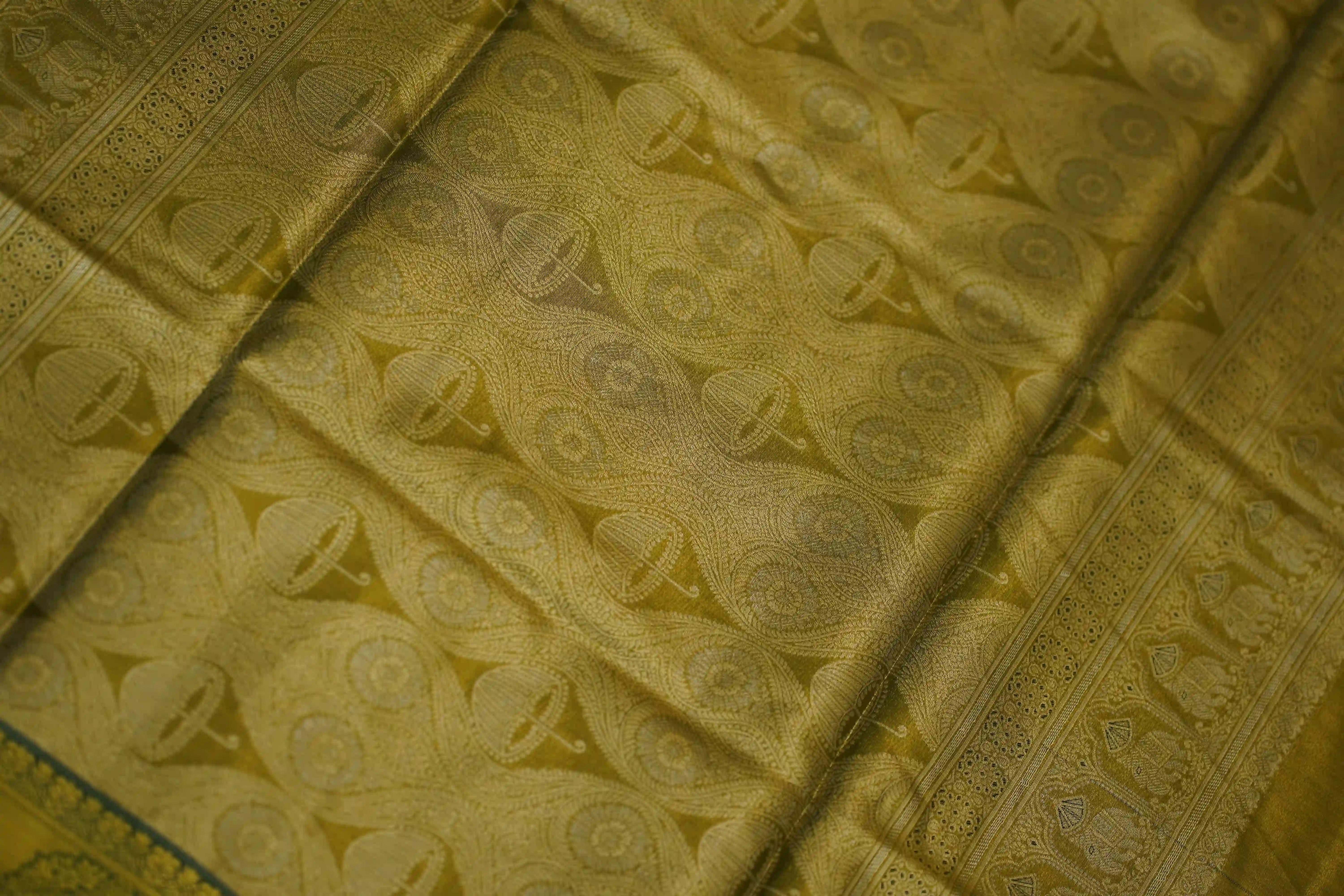 Vedika Dharmavaram Silk Saree