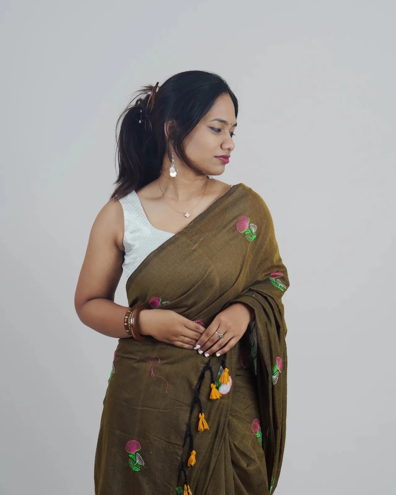 Bindu Mehandi Khadi Saree