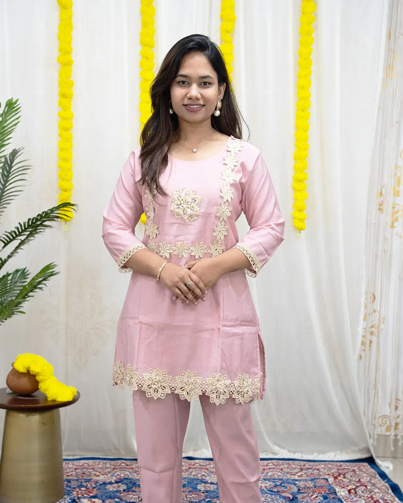 Urvasi kurti Set